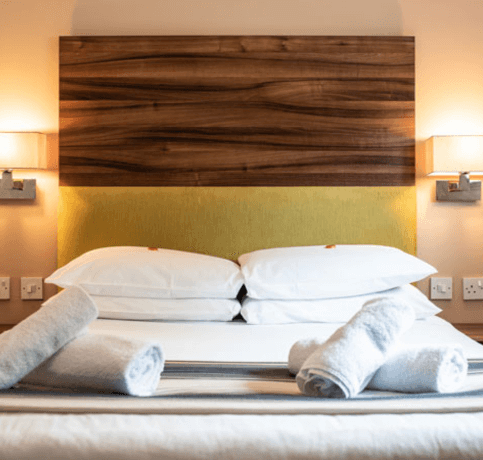 Large twin room with two beds and ensuite in budget Livingston hotel